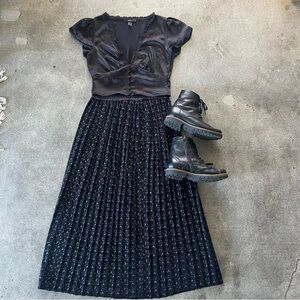 Black and silver Jeanne Pierre skirt